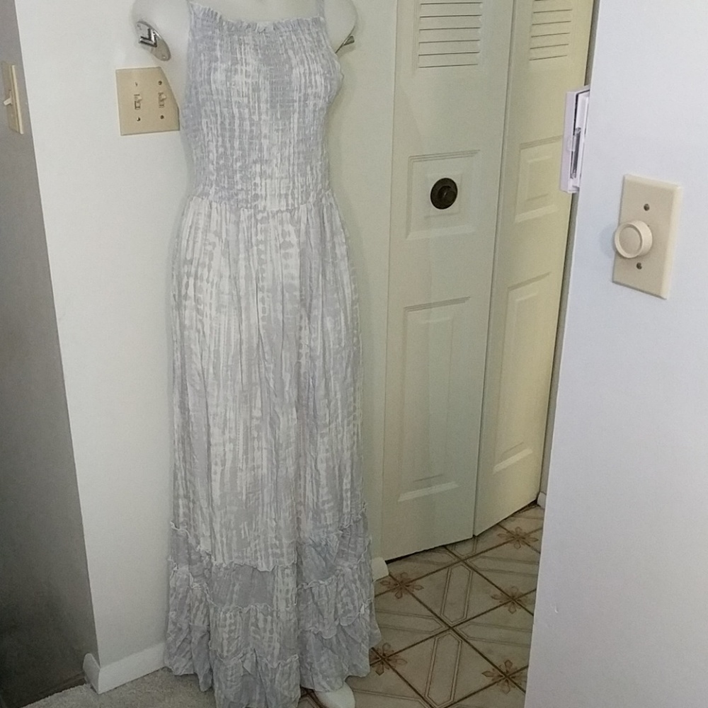 Light blue and white Torrid Maxi dress size 2